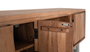 GINER Y COLOMER Mueble TV de madera de acacia natural y metal plateado